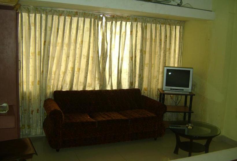 בית מלון כפרי Malabar Plaza