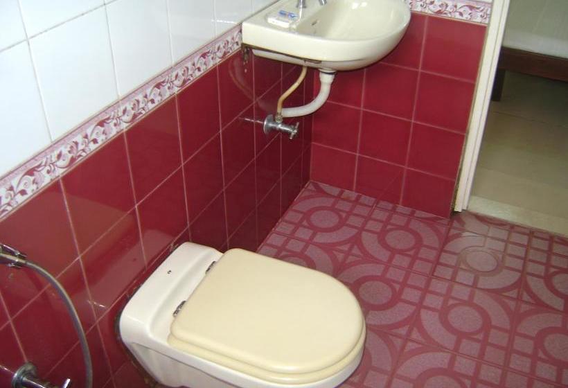 בית מלון כפרי Malabar Plaza