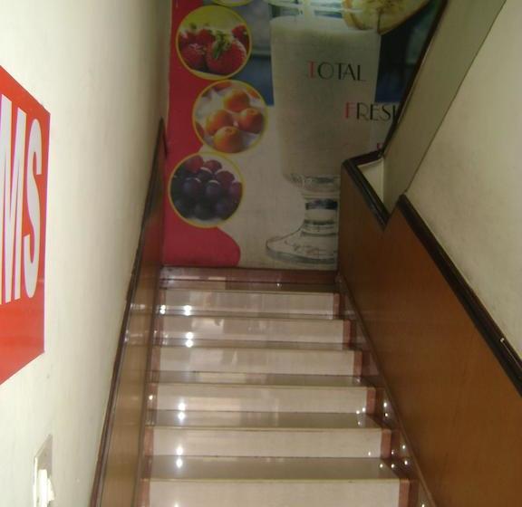 בית מלון כפרי Malabar Plaza