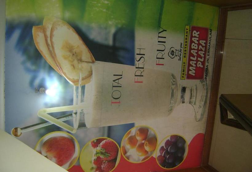 בית מלון כפרי Malabar Plaza