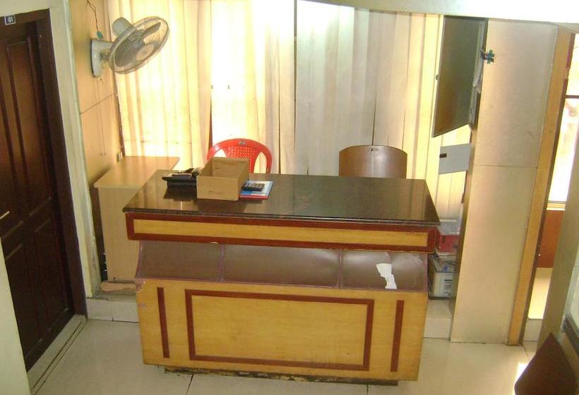 בית מלון כפרי Malabar Plaza