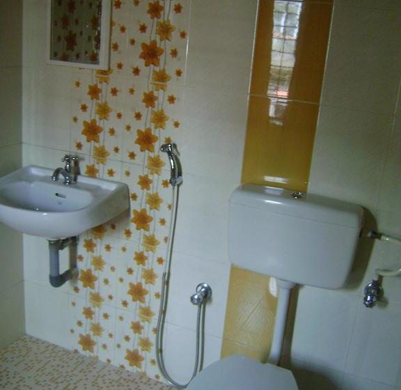 בית מלון כפרי Malabar Plaza