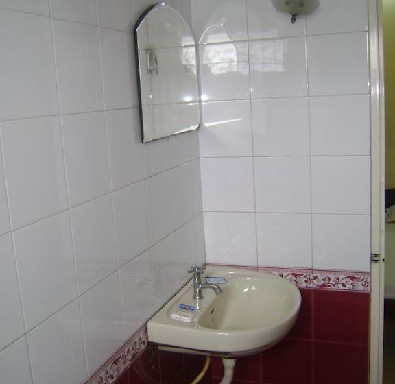 בית מלון כפרי Malabar Plaza