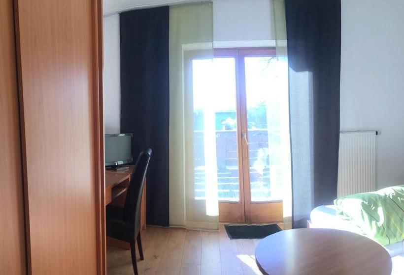 فندق Mehlounge Cafe & Restaurant