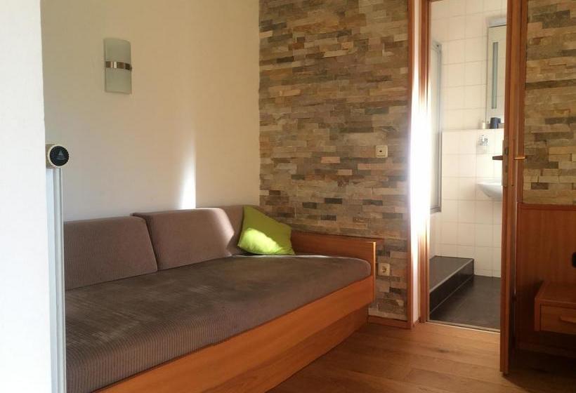 فندق Mehlounge Cafe & Restaurant