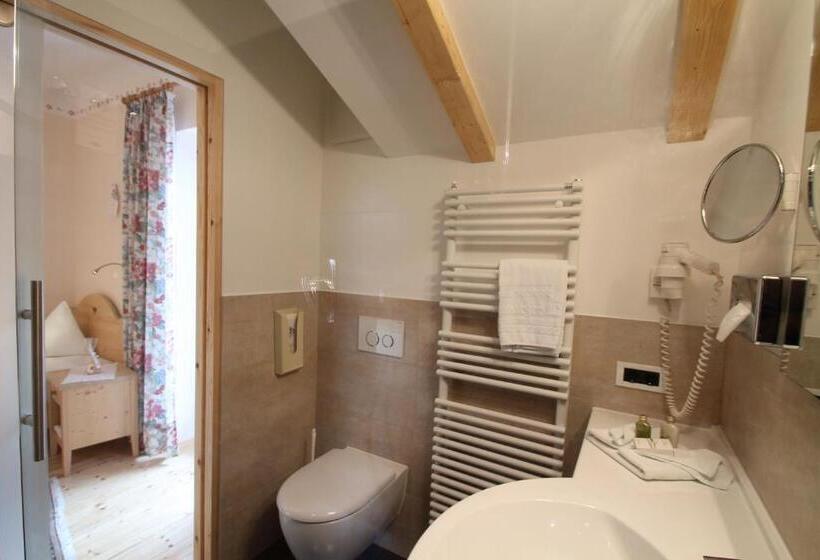 فندق Schwarzer Adler