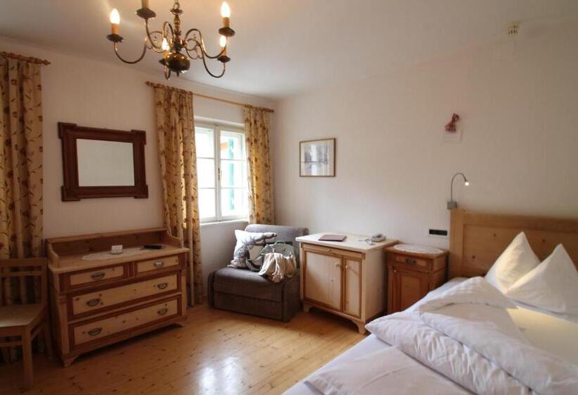 فندق Schwarzer Adler