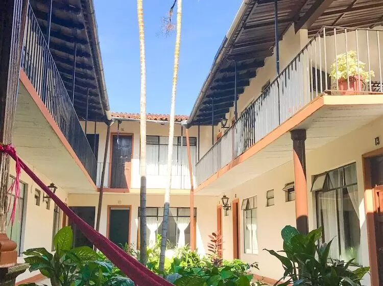 Hotelli Villa De Flores