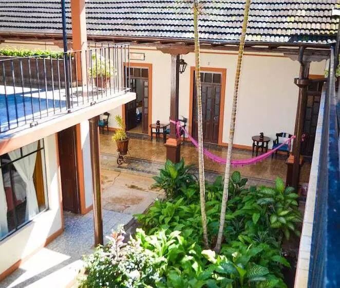 Hotelli Villa De Flores