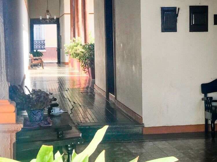 فندق Villa De Flores