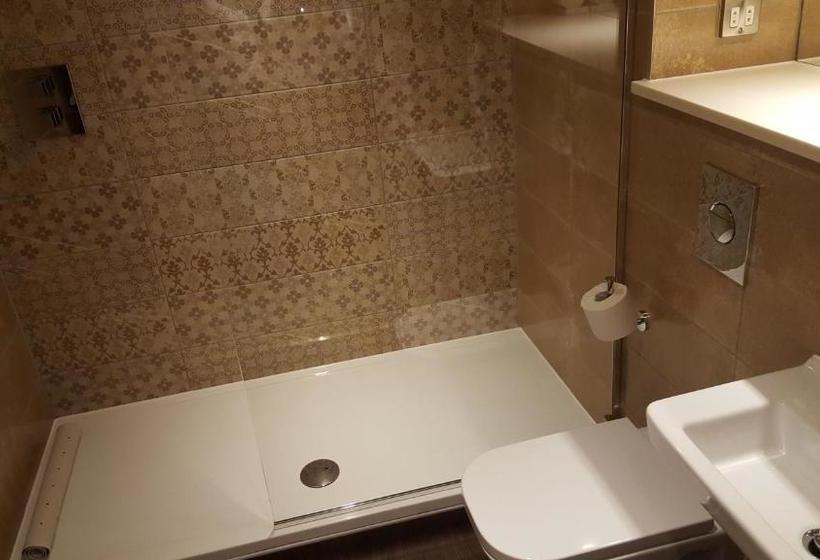 The Bull & Stirrup Hotel Wetherspoon