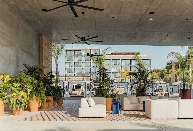 هتل Bonito Ibiza by O Beach