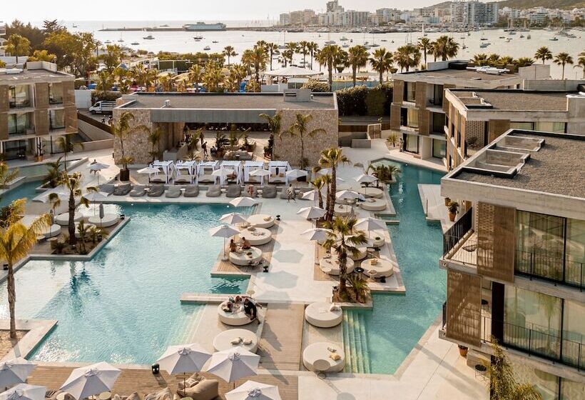 هتل Bonito Ibiza by O Beach