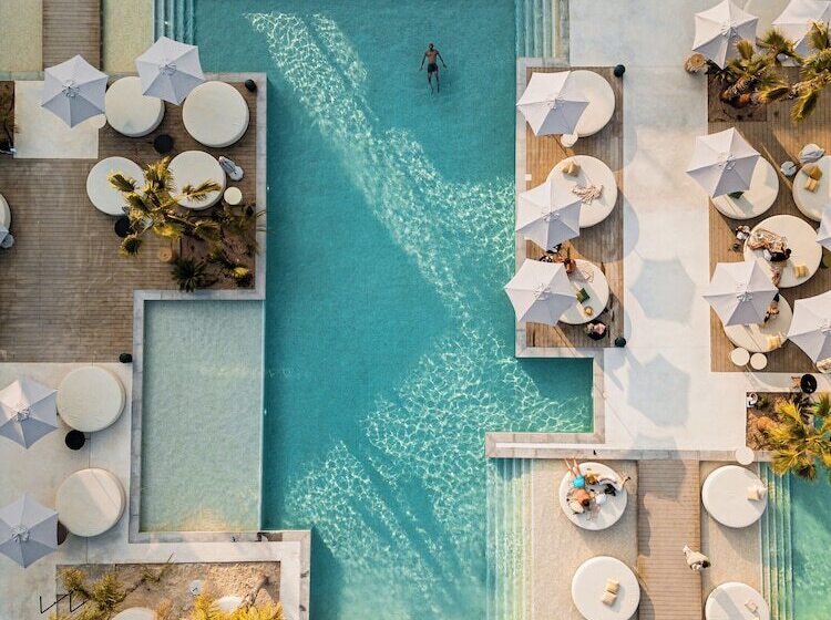 هتل Bonito Ibiza by O Beach