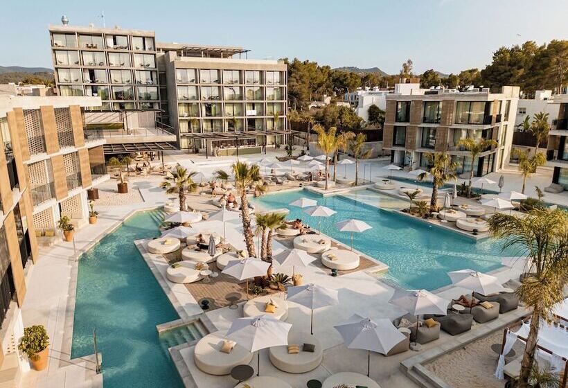 هتل Bonito Ibiza by O Beach