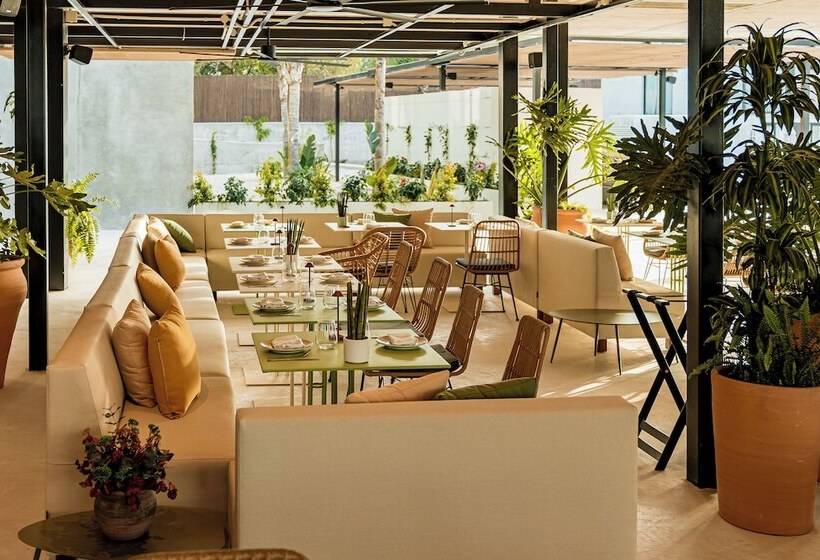 هتل Bonito Ibiza by O Beach