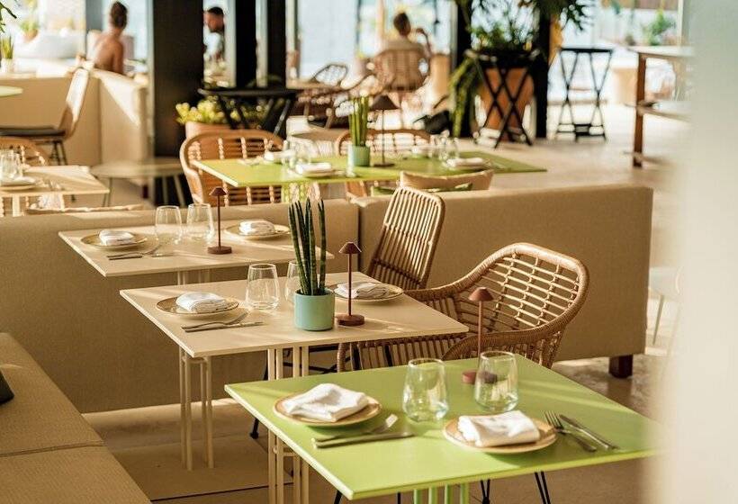 هتل Bonito Ibiza by O Beach