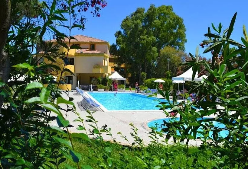 Hotelli Medar"Horse Country Resort"