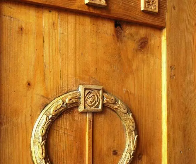 Aamiaismajoitus (B&B) Gasthof Zur Goldenen Sonne