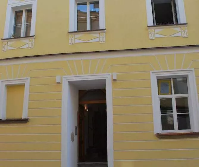 Aamiaismajoitus (B&B) Gasthof Zur Goldenen Sonne