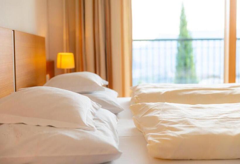 تختخواب و صبحانه Haselgrund