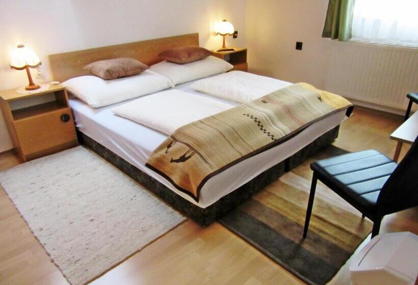 צימר Zsuzsa Panzió