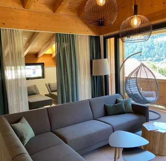 Hotelli Der Dolomitenhof   Tristach