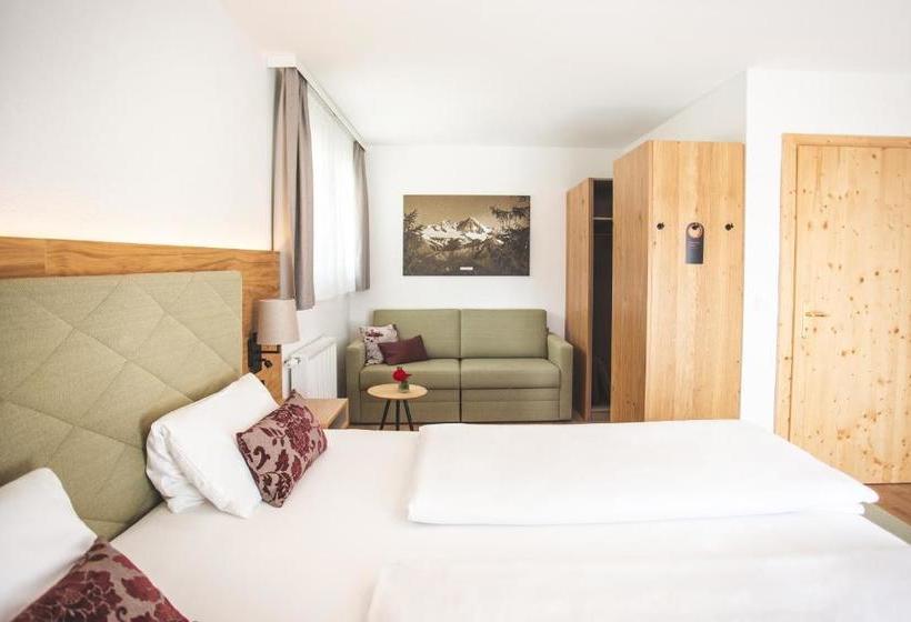 酒店 Der Dolomitenhof   Tristach