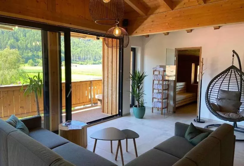 Hotelli Der Dolomitenhof   Tristach