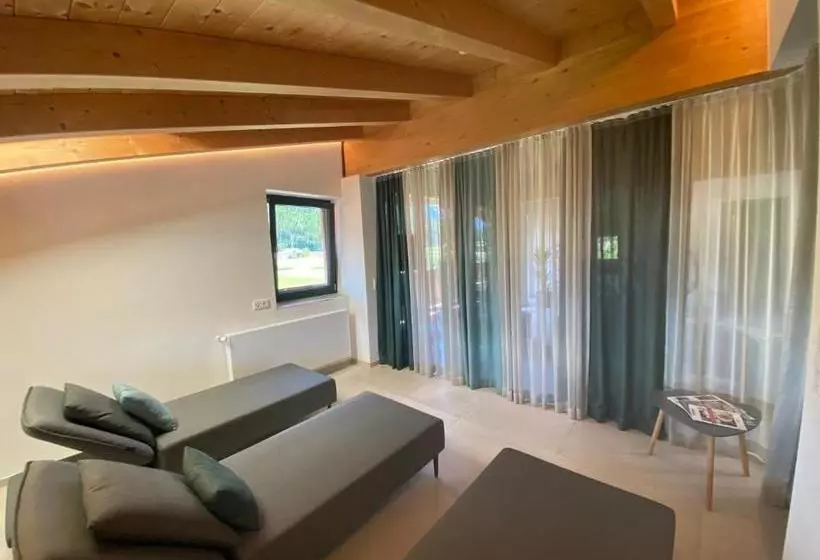 Hotelli Der Dolomitenhof   Tristach