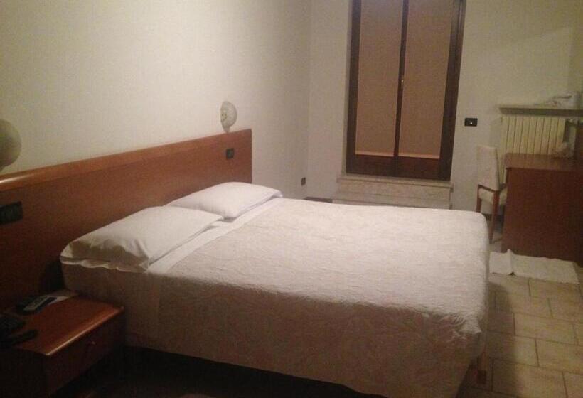 בית מלון כפרי Scandola