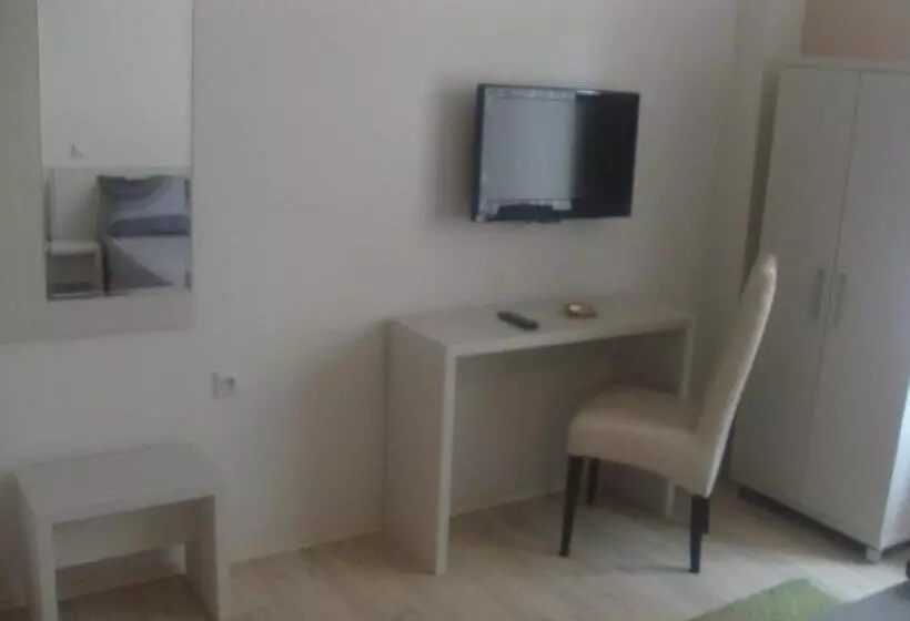 Linda Bed And Breakfast