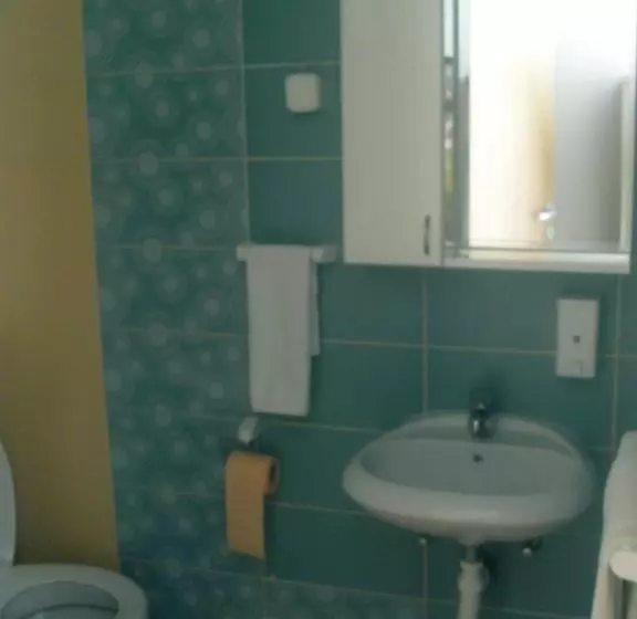 Linda Bed And Breakfast