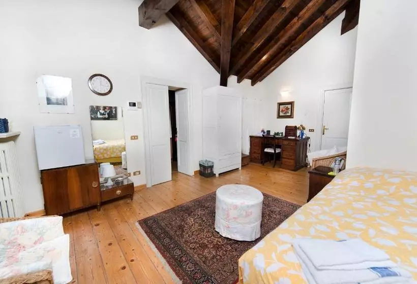 Villa Pinetina B&b