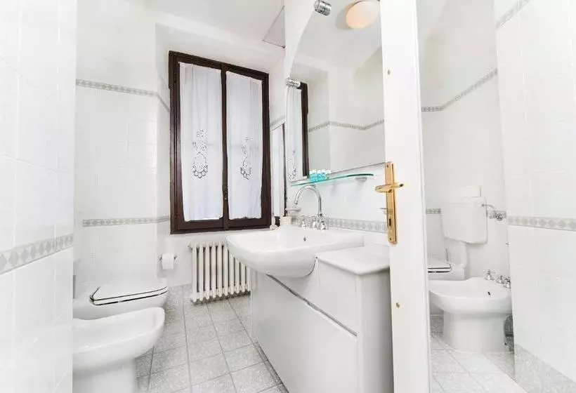 Villa Pinetina B&b