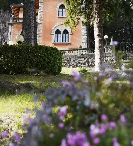 Villa Pinetina B&b