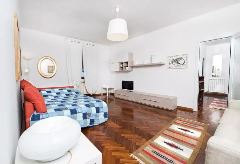 Villa Pinetina B&b