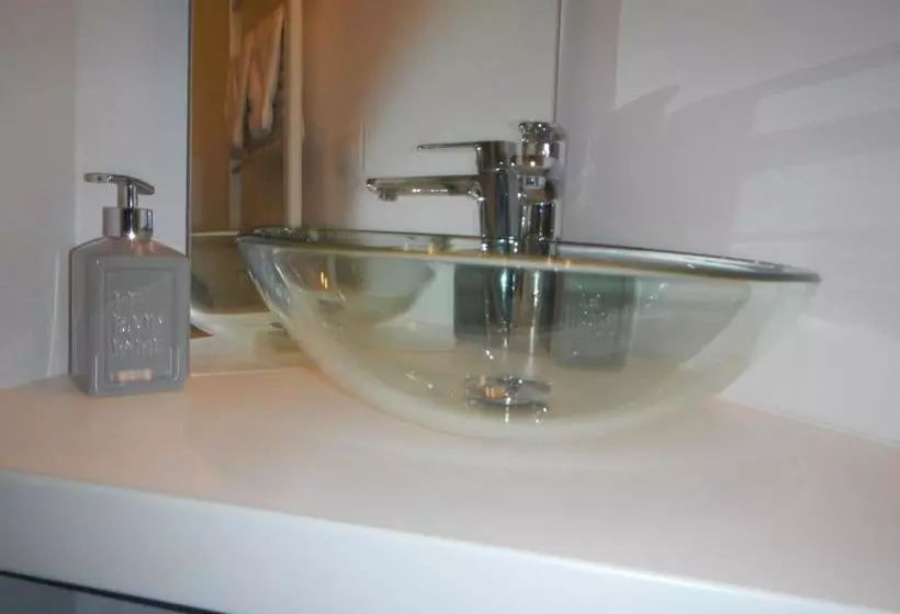 تختخواب و صبحانه Pixie Dixie & Moses Malone