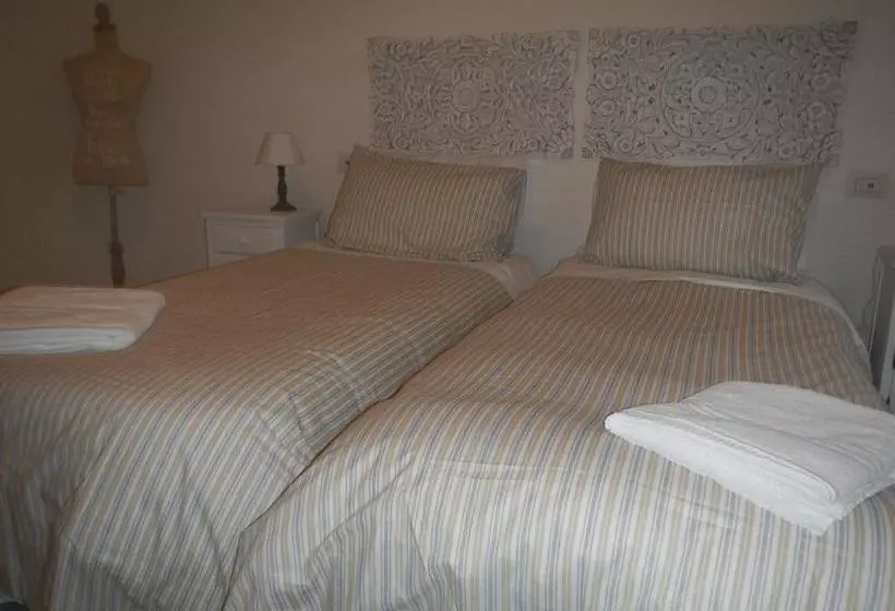 تختخواب و صبحانه Pixie Dixie & Moses Malone