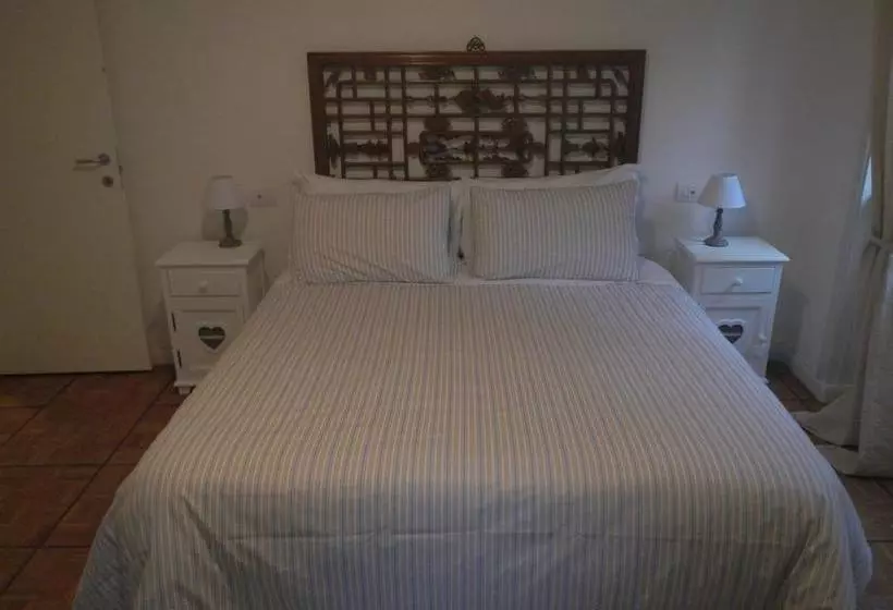 تختخواب و صبحانه Pixie Dixie & Moses Malone