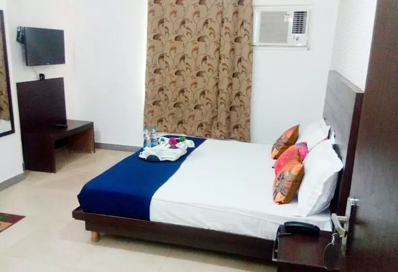 Adhunik Hotel Neemrana