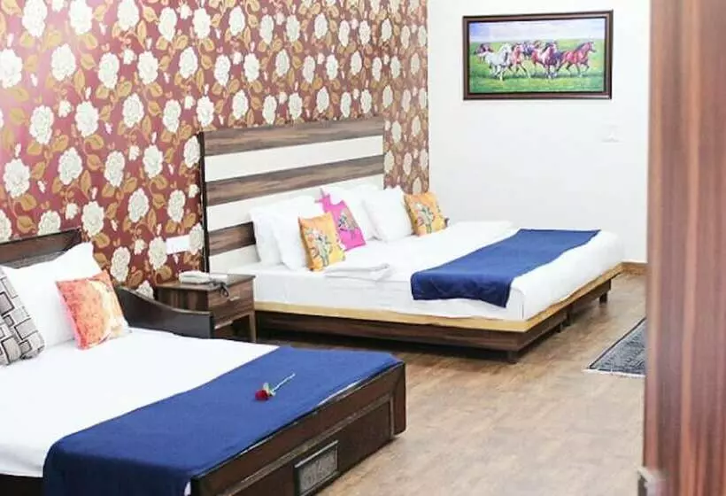 Adhunik Hotel Neemrana