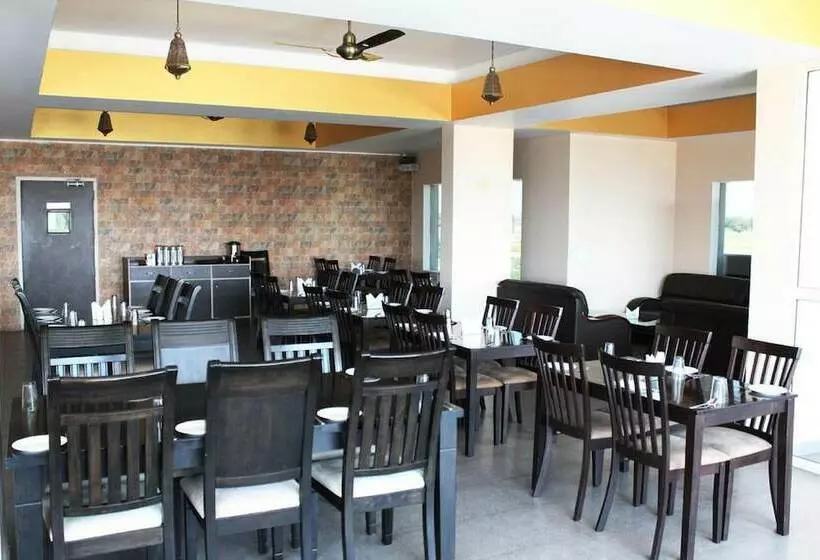 Adhunik Hotel Neemrana