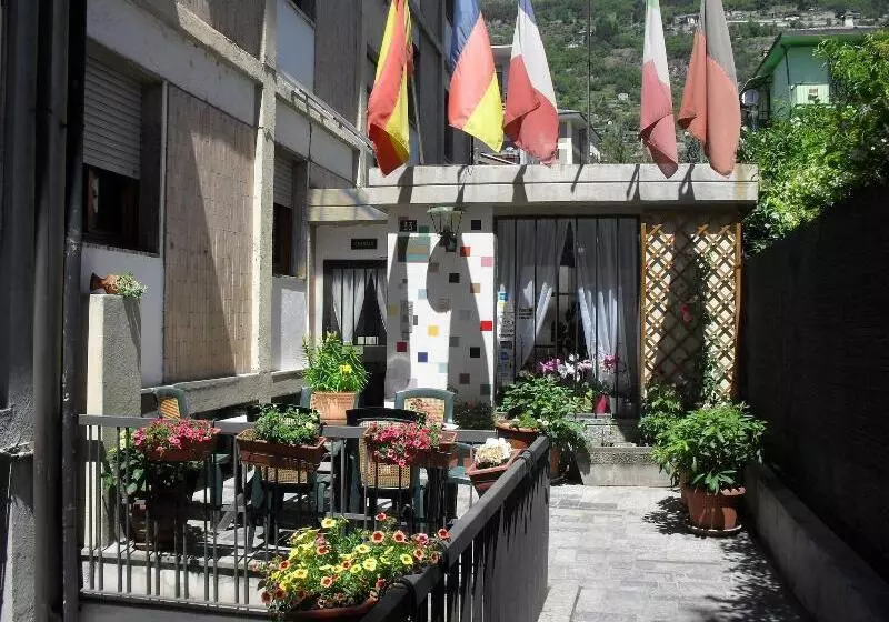 هتل Al Caminetto