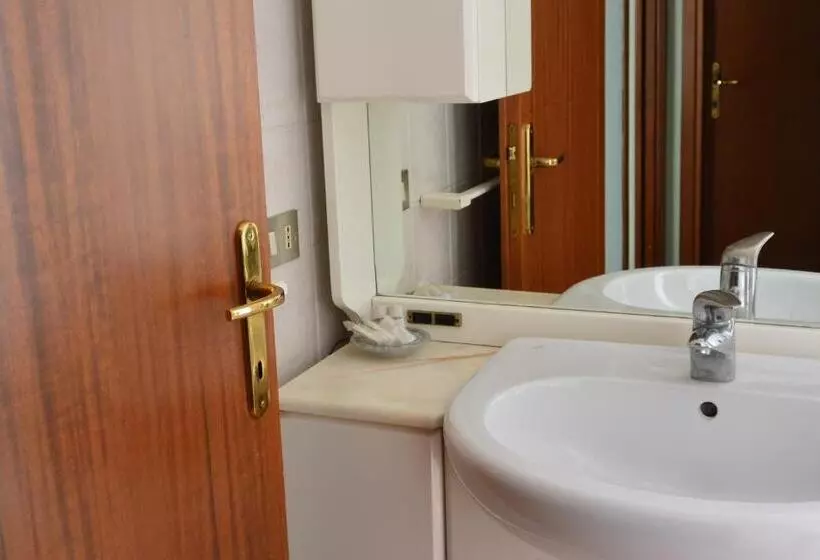 هتل Albergo Escondido