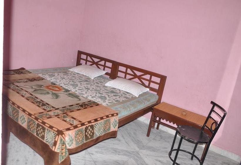 ホテル Aravali Pushkar