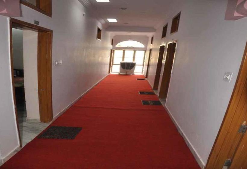 ホテル Aravali Pushkar