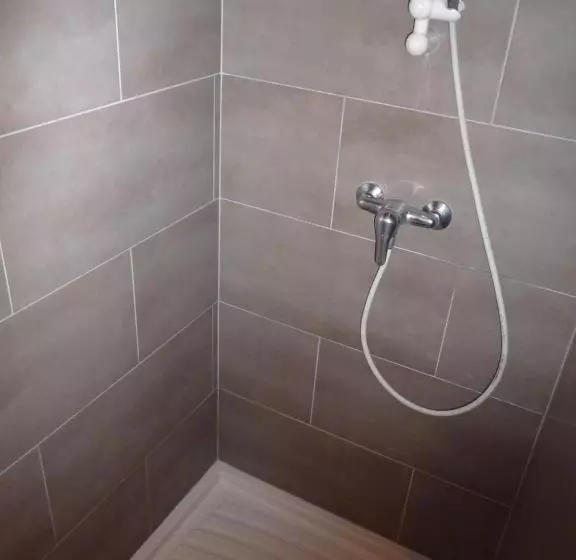 هتل Hôtel Les Eucalyptus
