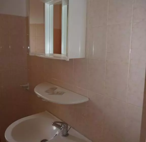 هتل Hôtel Les Eucalyptus