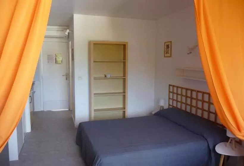 هتل Hôtel Les Eucalyptus